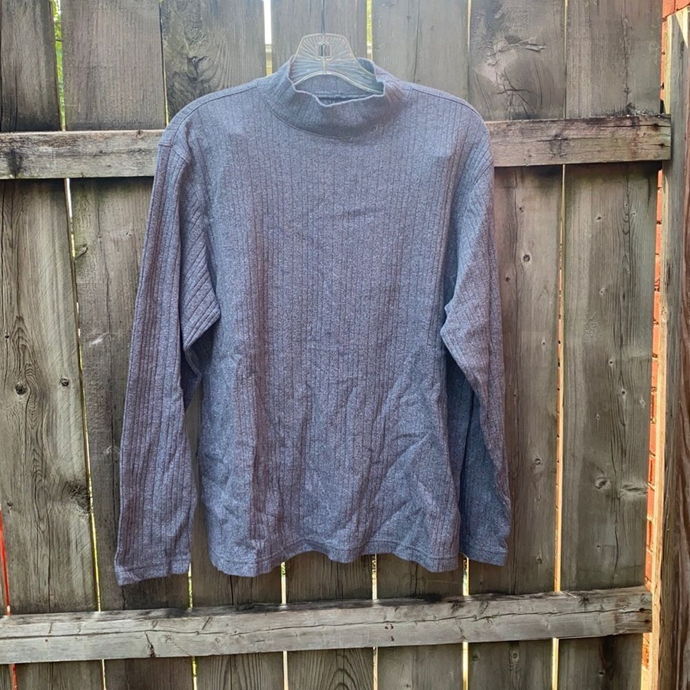 Alfani gray turtleneck top sz. M